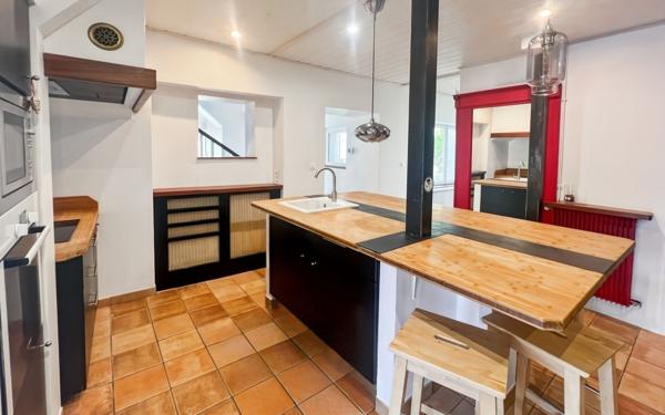 Maison à vendre    6 pièces • 160 m2 Idron