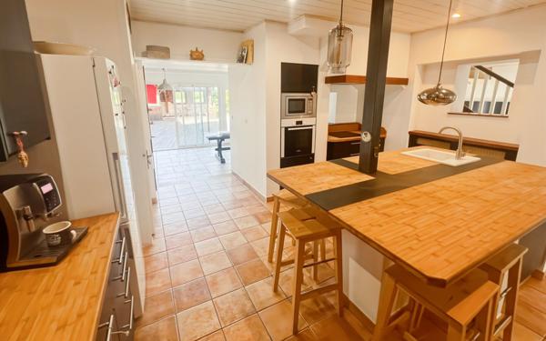 Maison à vendre    6 pièces • 160 m2 Idron