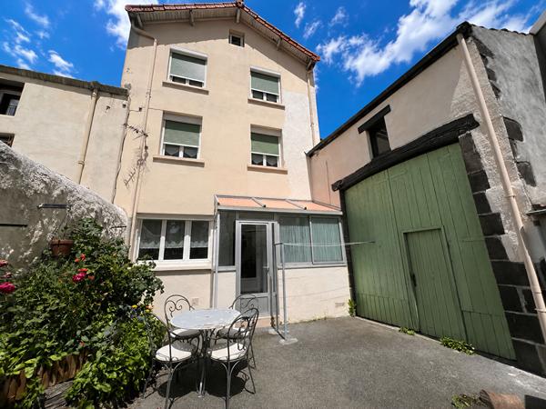 Maison avec grange a fort potentiel