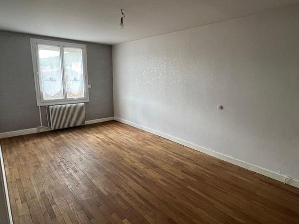 Maison avec grange a fort potentiel
