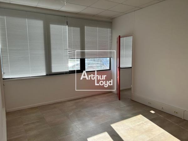 Bureaux à louer à Colomiers avec parking extérieur et climatisation