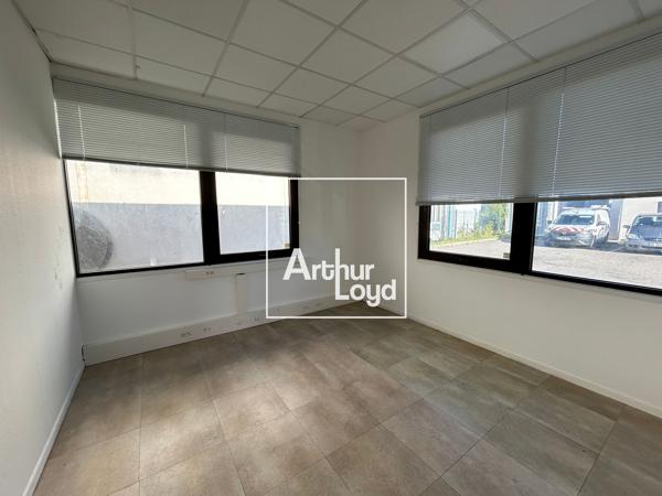 Bureaux à louer à Colomiers avec parking extérieur et climatisation