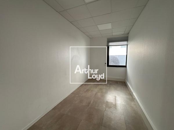 Bureaux à louer à Colomiers avec parking extérieur et climatisation