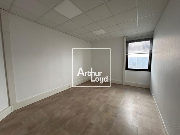 Bureaux à louer à Colomiers avec parking extérieur et climatisation