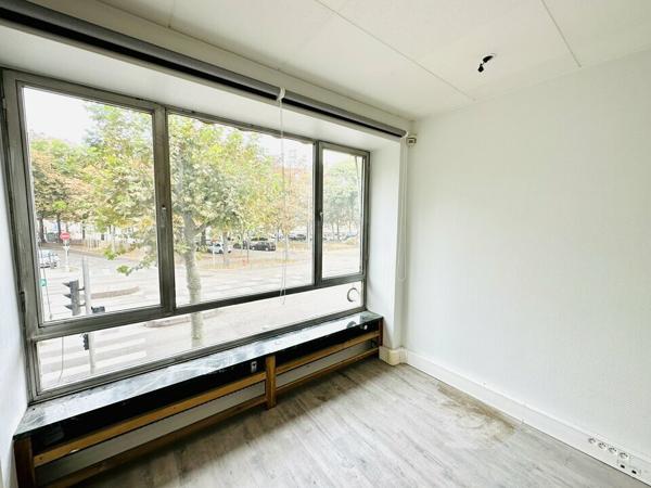 BUREAUX à VENDRE de 291 m²