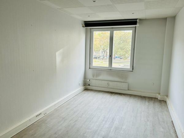 BUREAUX à VENDRE de 291 m²