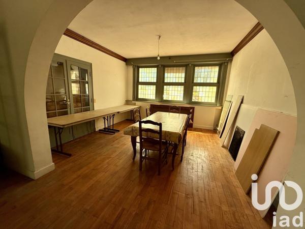 Maison 9 pièces de 222 m² à Beuvry (62660)