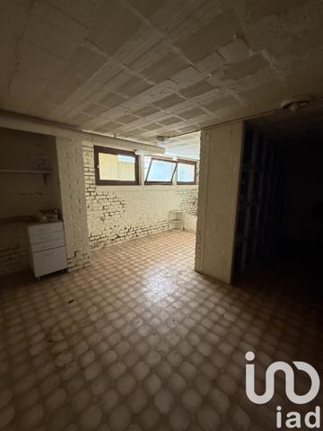 Maison 9 pièces de 222 m² à Beuvry (62660)