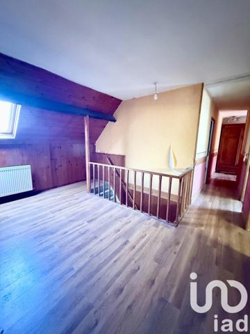 Maison 9 pièces de 222 m² à Beuvry (62660)