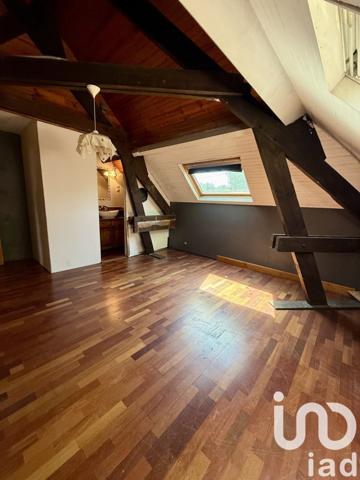 Maison 9 pièces de 222 m² à Beuvry (62660)