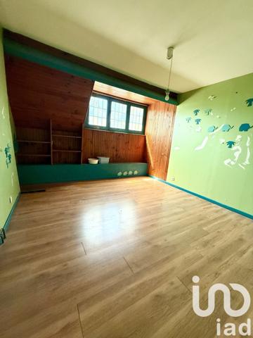 Maison 9 pièces de 222 m² à Beuvry (62660)