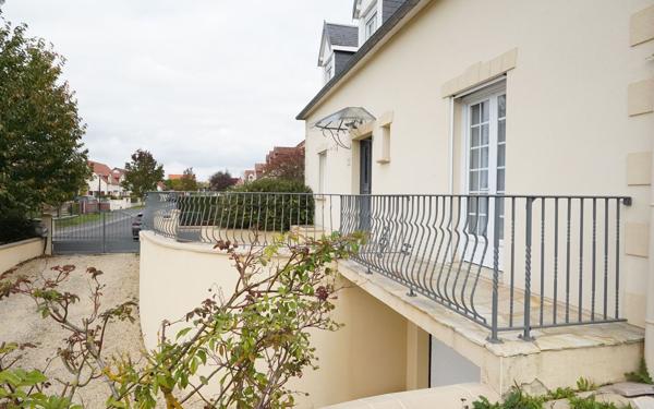 Maison à vendre    7 pièces • 196 m2 Corbie