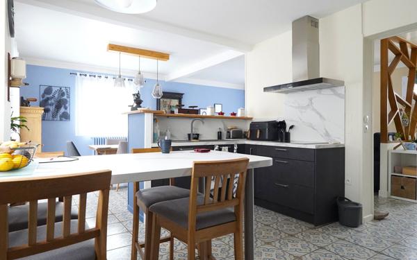 Maison à vendre    7 pièces • 196 m2 Corbie