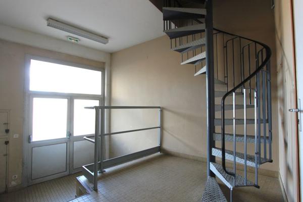 UN IMMEUBLE À USAGE PROFESSIONNEL, AU CENTRE-VILLE DE QUIMPER. - A QUIMPER Quimper CENTRE