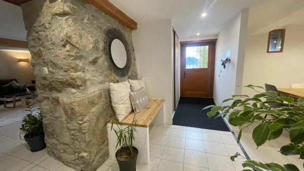 Font-Romeu-Odeillo-Via (66) _ Appartement T5 rénové – Rez-de-jardin PMR – Vue exceptionnelle sur les Pyrénées –