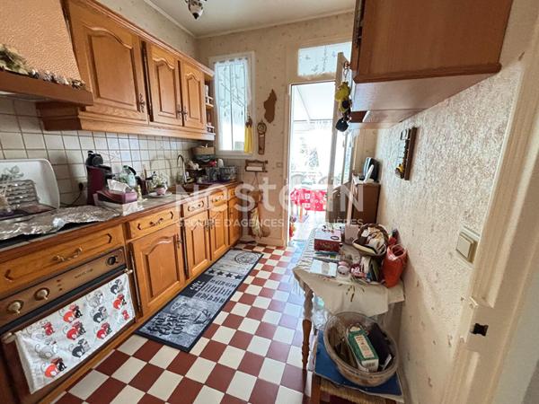 Nestenn Igny - Viager occupé par 2 personnes - Bouquet 200 000 € avec rente 200 €/mois - Maison en meulière avec jardin à Igny - Proche transport Ligne V accès direct RER B - 5 mins Saclay ou Vélizy