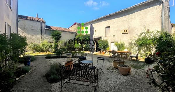 Maison
         9 pièces
        - 285 m² 275 000 € *