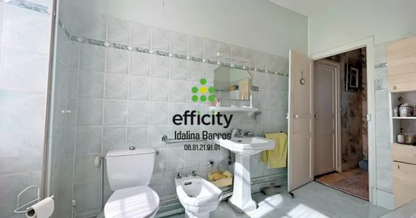 Maison
         9 pièces
        - 285 m² 275 000 € *