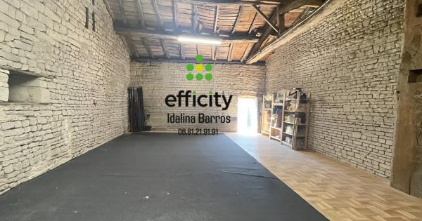 Maison
         9 pièces
        - 285 m² 275 000 € *