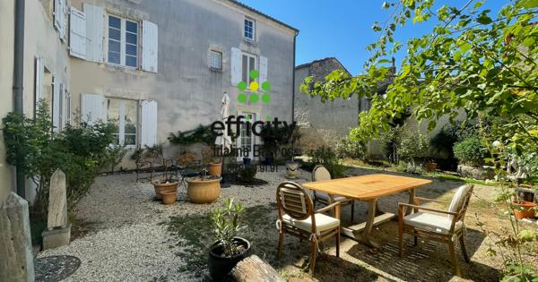Maison
         9 pièces
        - 285 m² 275 000 € *