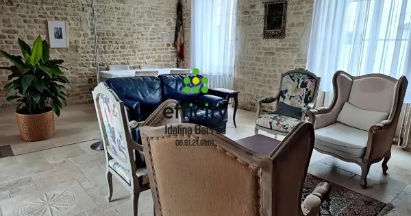 Maison
         9 pièces
        - 285 m² 275 000 € *