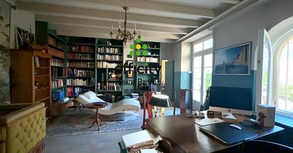 Maison
         9 pièces
        - 285 m² 275 000 € *