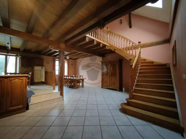 Location                                                      Appartement
                        
                     3 pièces                      90 m2                     à Baume-les-Dames