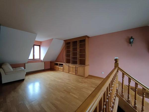 Location                                                      Appartement
                        
                     3 pièces                      90 m2                     à Baume-les-Dames