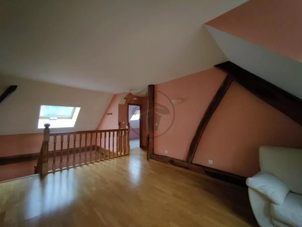 Location                                                      Appartement
                        
                     3 pièces                      90 m2                     à Baume-les-Dames