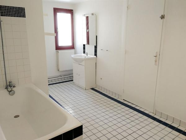 A LOUER - NANTES BOUFFAY - Appartement 3 pièces de 74.39 m²