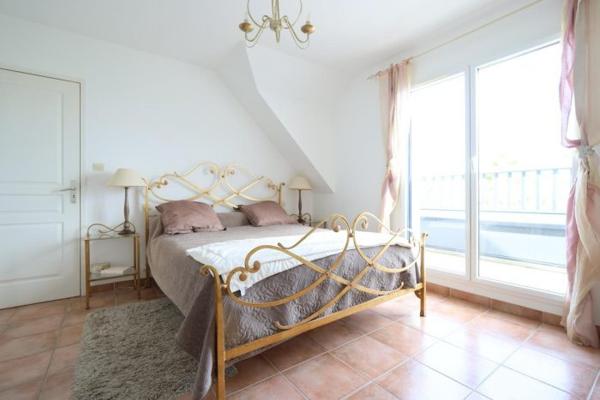 EXCLUSIVITÉ – RARE À SAINT-POL-DE-LÉON – MAISON 225 m² AVEC VUE MER