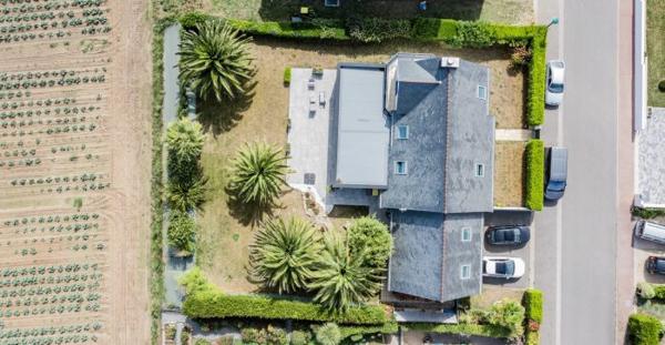 EXCLUSIVITÉ – RARE À SAINT-POL-DE-LÉON – MAISON 225 m² AVEC VUE MER