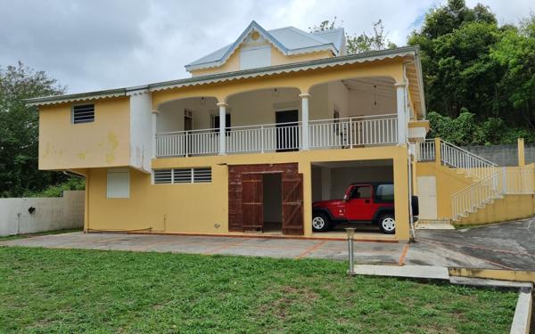 Maison à vendre    5 pièces •  Le Gosier