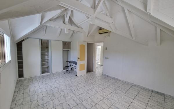 Maison à vendre    5 pièces •  Le Gosier