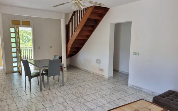 Maison à vendre    5 pièces •  Le Gosier