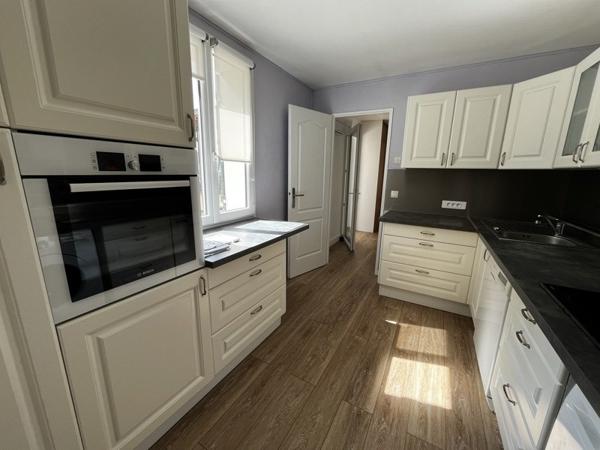 Maison à louer 940 € CC Marmagne 7 p 115 m² DPE D