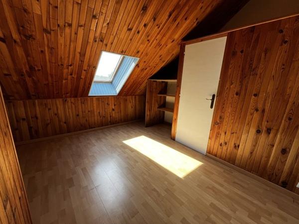 Maison à louer 940 € CC Marmagne 7 p 115 m² DPE D