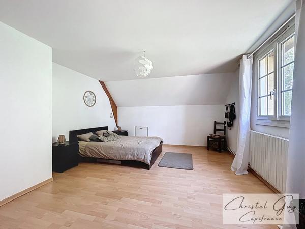 Maison traditionnelle 144 m² à vendre à Écommoy (72) – 4600 m², vie de plain-pied, dépendances, proche gare et commerces