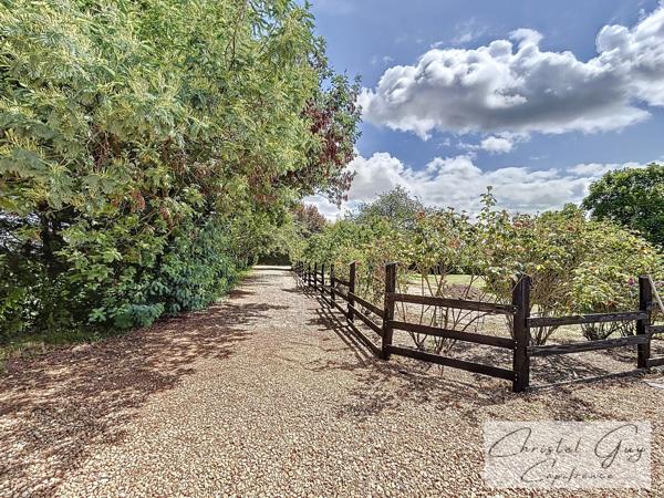 Maison traditionnelle 144 m² à vendre à Écommoy (72) – 4600 m², vie de plain-pied, dépendances, proche gare et commerces