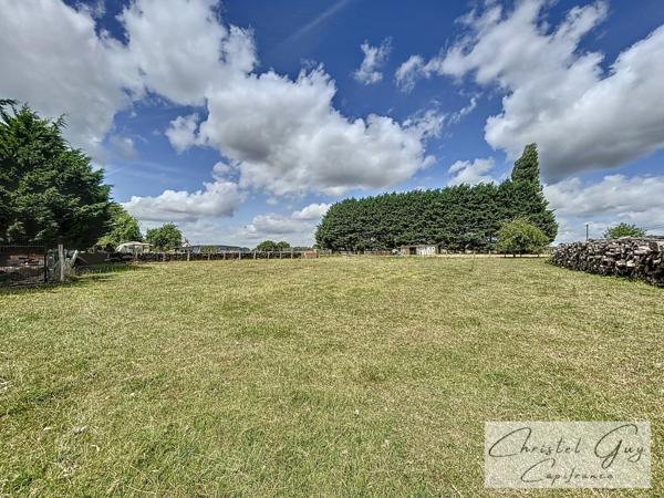 Maison traditionnelle 144 m² à vendre à Écommoy (72) – 4600 m², vie de plain-pied, dépendances, proche gare et commerces