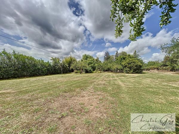 Maison traditionnelle 144 m² à vendre à Écommoy (72) – 4600 m², vie de plain-pied, dépendances, proche gare et commerces