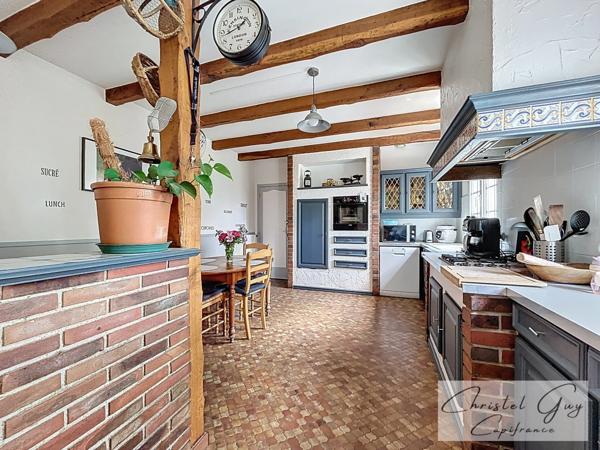 Maison traditionnelle 144 m² à vendre à Écommoy (72) – 4600 m², vie de plain-pied, dépendances, proche gare et commerces