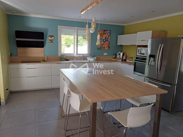 MAISON 8 pièces de 185m²   5 Chambres