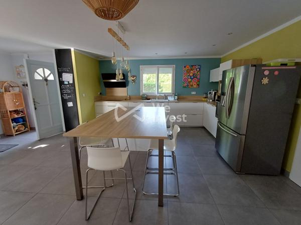 MAISON 8 pièces de 185m²   5 Chambres