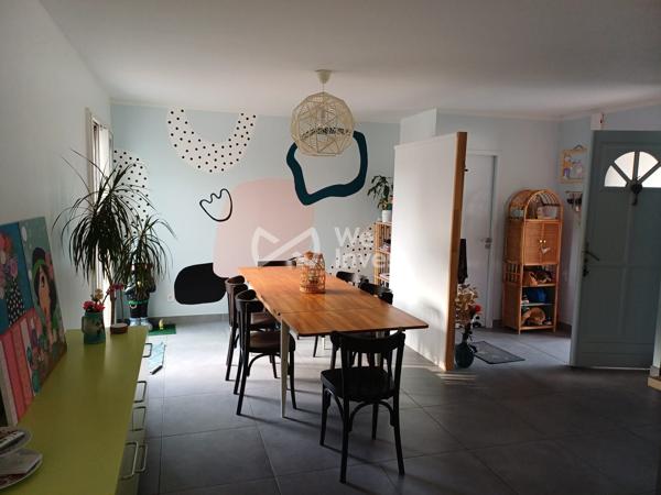 MAISON 8 pièces de 185m²   5 Chambres