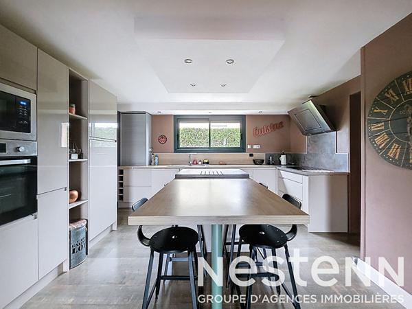 SAINT LAURENT DE MURE - Maison individuelle de 185 m² environ avec jardin de 707 m²
