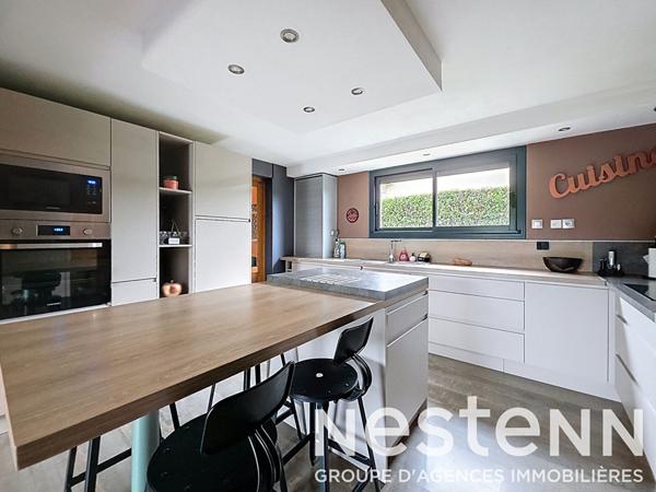 SAINT LAURENT DE MURE - Maison individuelle de 185 m² environ avec jardin de 707 m²