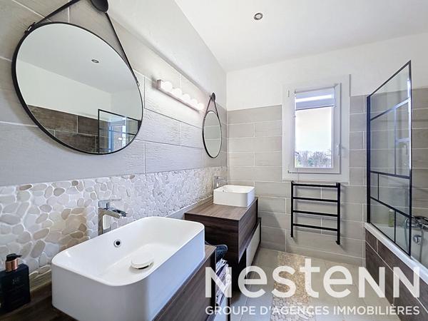 SAINT LAURENT DE MURE - Maison individuelle de 185 m² environ avec jardin de 707 m²
