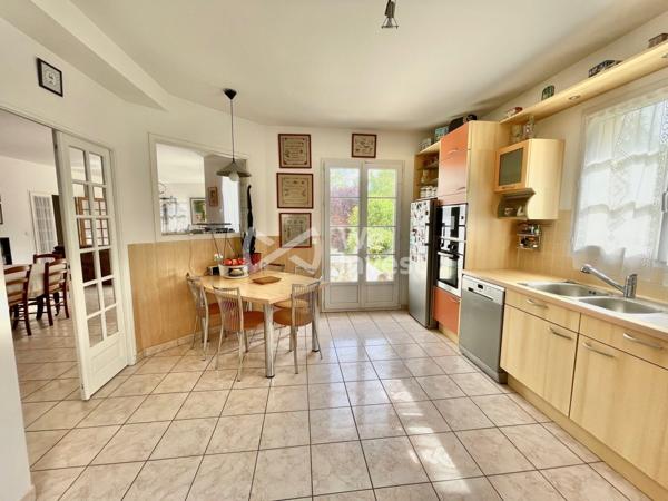 Rambouillet, Magnifique maison familiale de 290m2 de 8 chambres dans le quartier recherché du Patis.