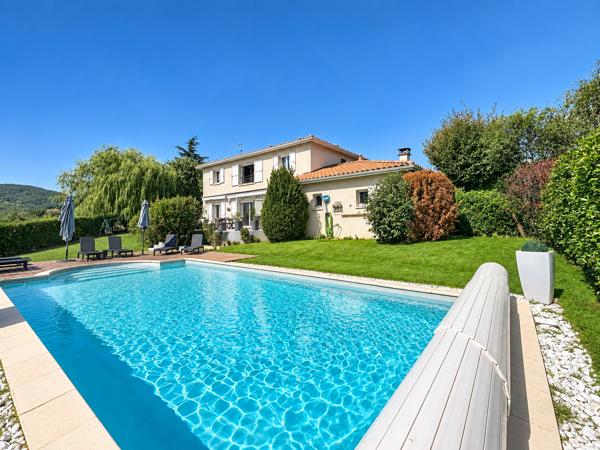 LENTILLY – Vue panoramique imprenable jusqu’à Fourvière pour cette vaste maison familiale